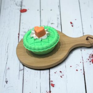 Green mini pie bath bomb